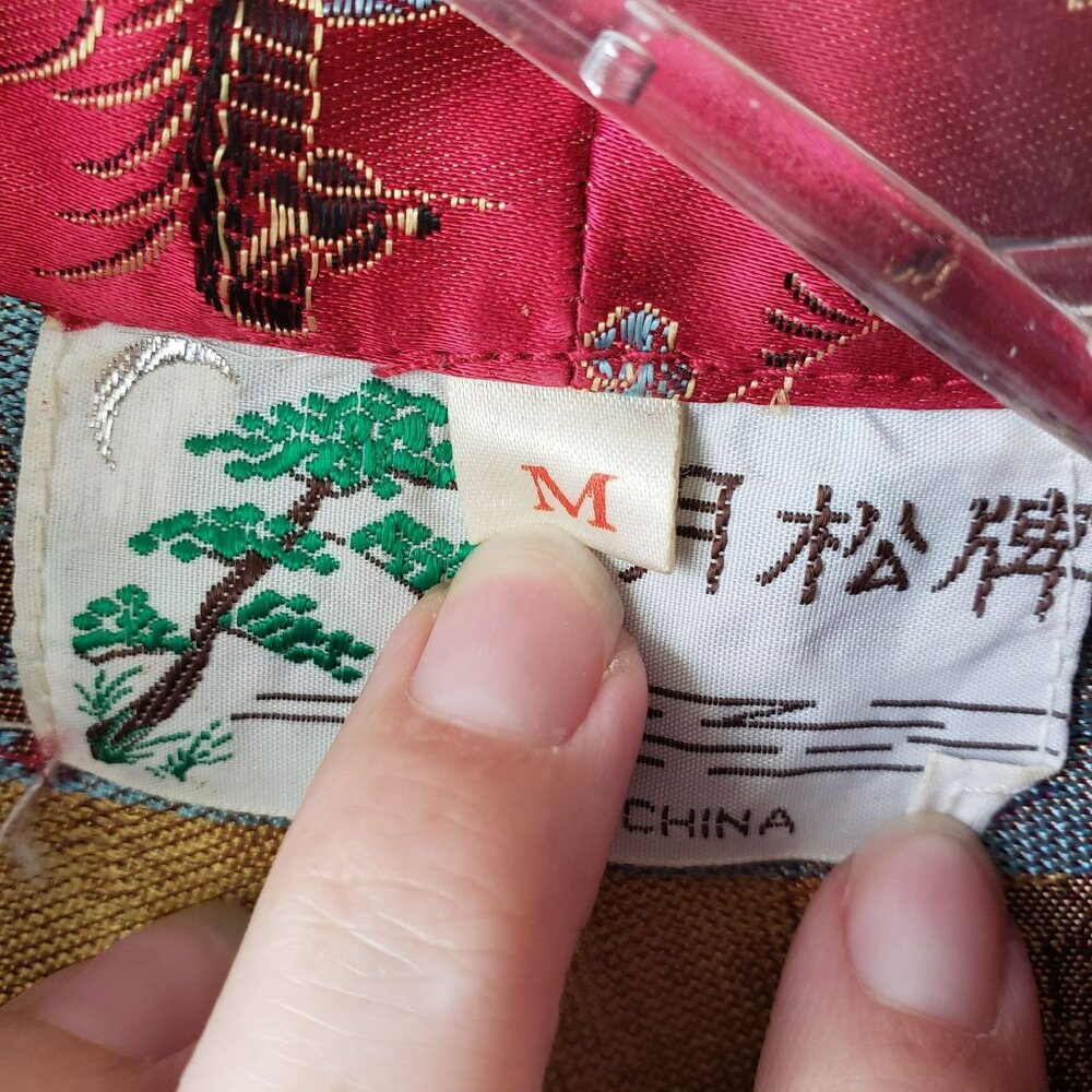 Vintage Red Embroidered Long Kimono Robe with Belt Made in China - Picture 13 of 13